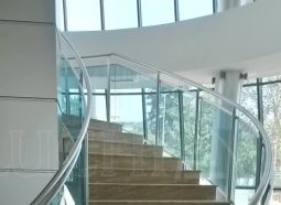 Комбинирани парапети за стълби