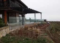 Стъклени парапети
