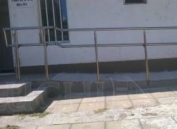 Специализирани парапети към инвалидна рампа