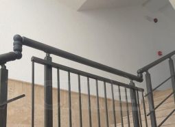 Тръбни парапети за стълби